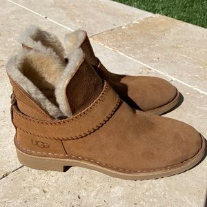UGG McKay Boots, Chestnut, Size 8.5